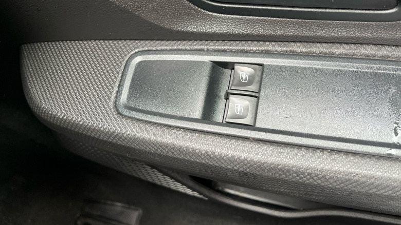 Dacia Sandero 1.0 TCe Essential 5dr Bi Fuel Hatchback